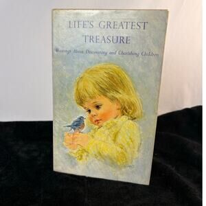 VTG LIFES GREATEST TREAUSURES 1968 HARDCOVER BOOK * SMALL TEAR ON COVER*